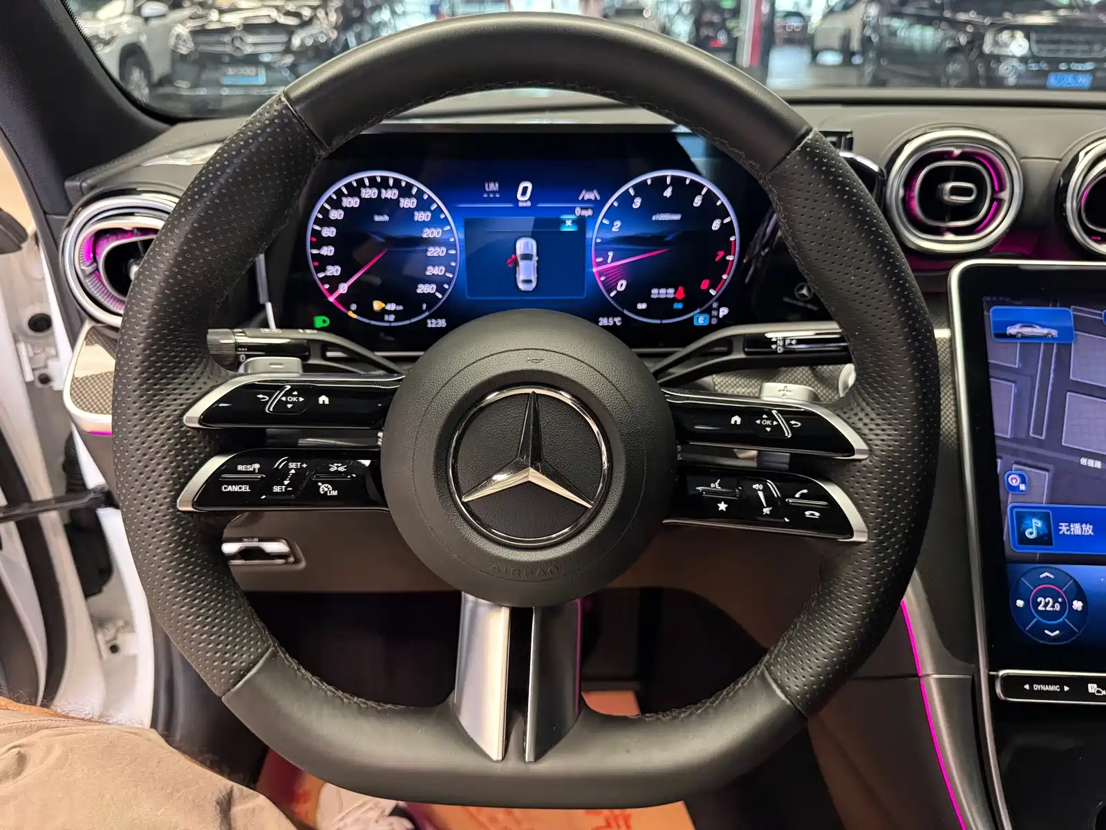 Фото 19 - Mercedes-Benz C-Class
