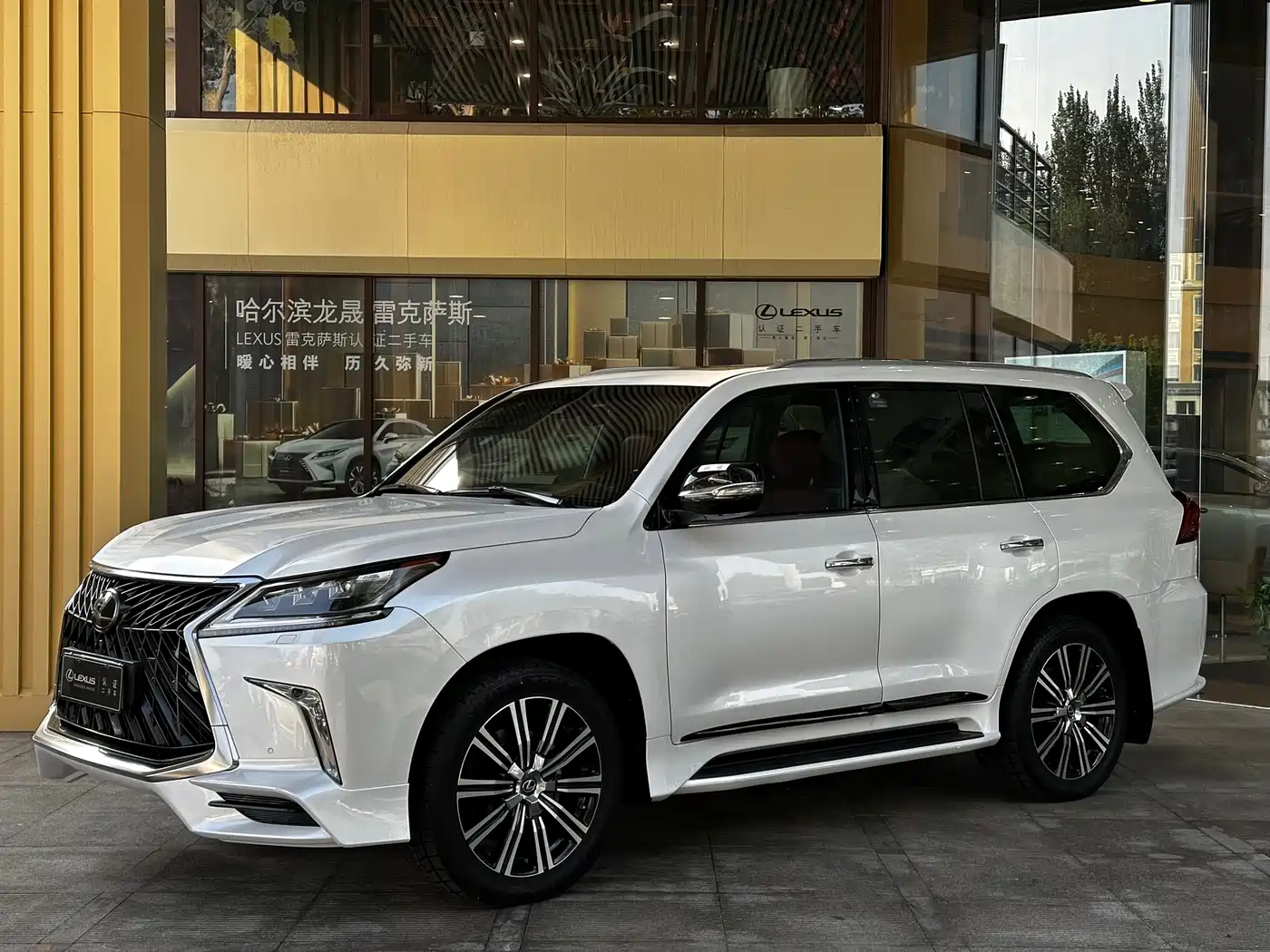 Lexus LX 2019 570 Peak Special Edition