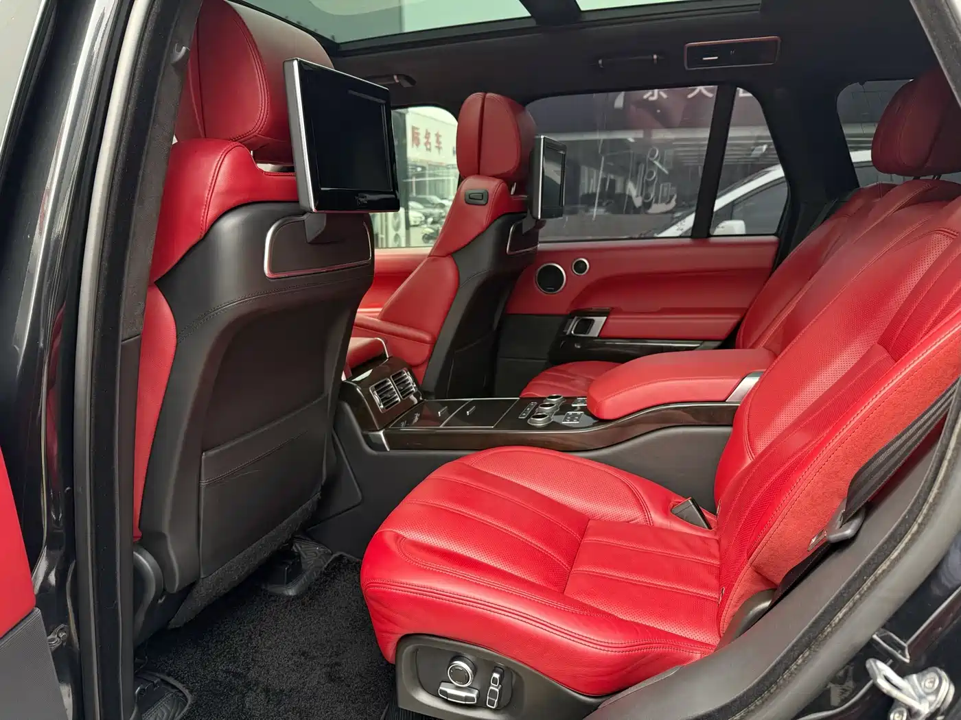 Land Rover Range Rover 2015 3.0 TDV6 Vogue SE Genesis Extended Edition фото 12