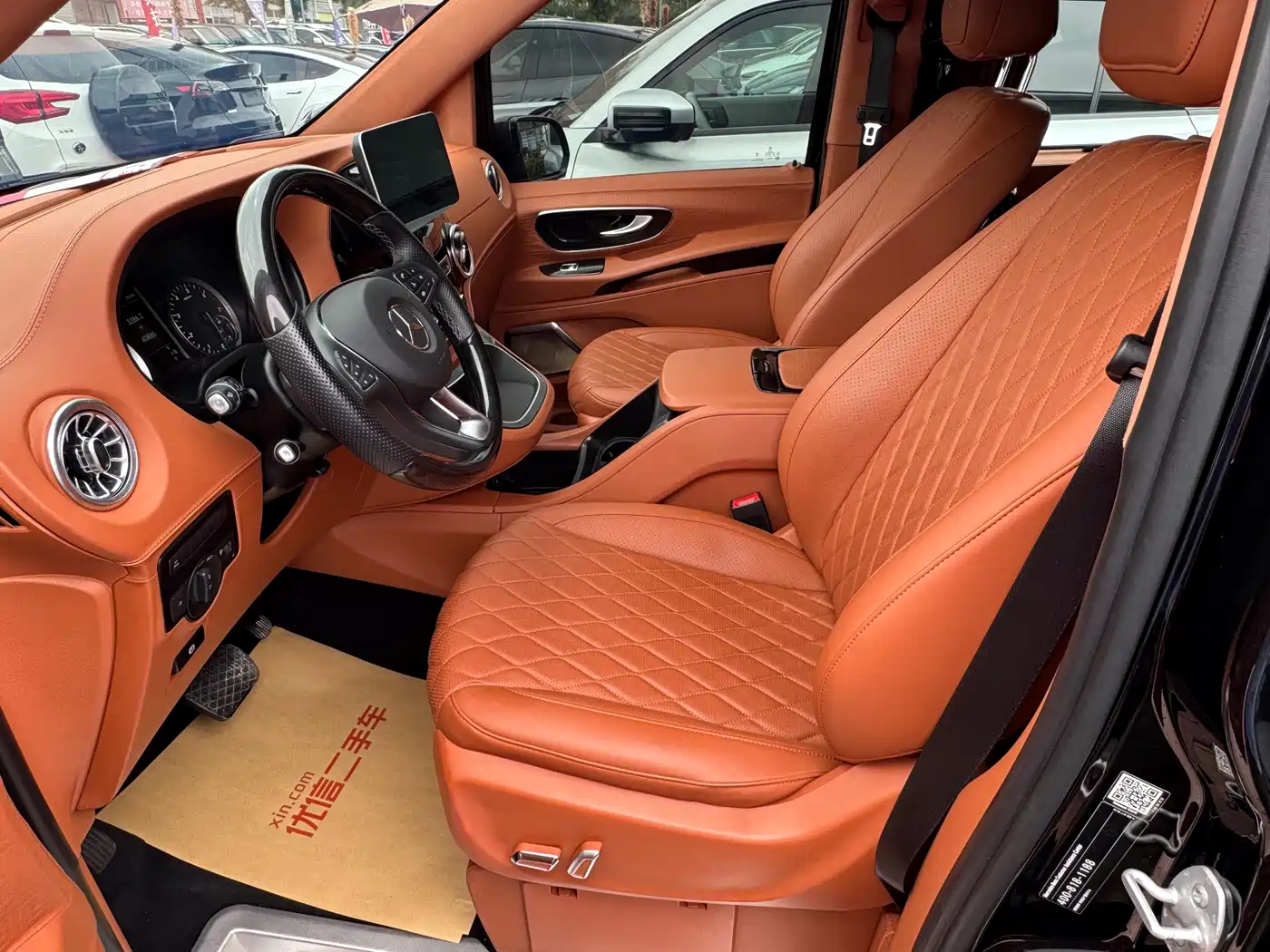 Mercedes-Benz Vito 2023 2.0T Business 7-Seater фото 10
