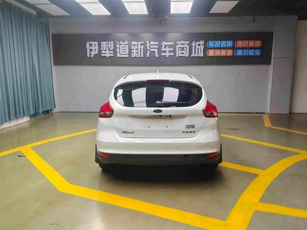 Photo 8 - Ford Focus