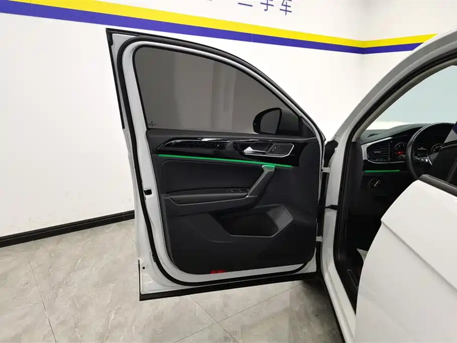 Volkswagen Tayron 2020 330TSI 2WD Luxury Smart Edition фото 7