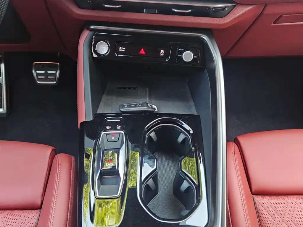 Audi Q5L 2026 Luxury Sport 150kW фото 6