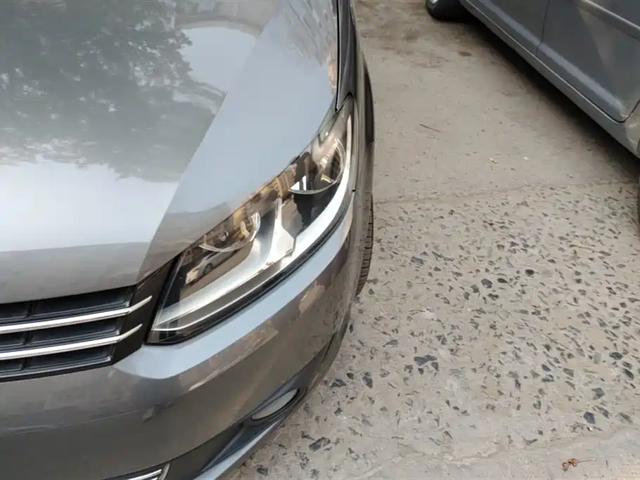 Volkswagen Touran 2011 1.4T DSG Intelligent Elite 5-seater фото 5