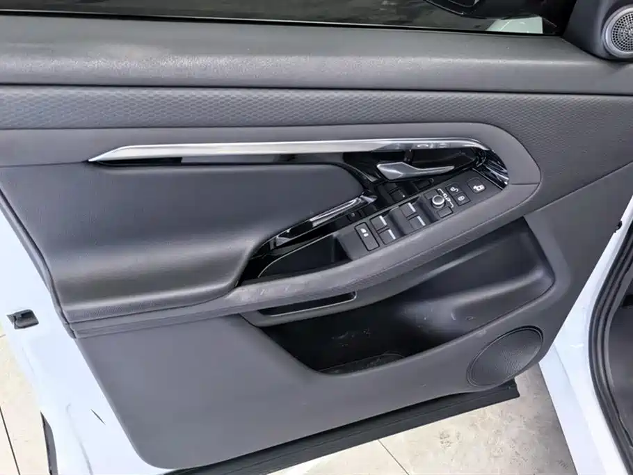 Land Rover Range Rover Evoque 2020 Model 249PS R-DYNAMIC S Gloss Black Sport Edition фото 7