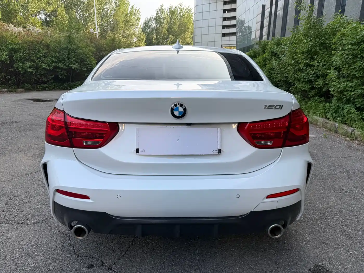 BMW 1 Series 2023 120i M Sport фото 6