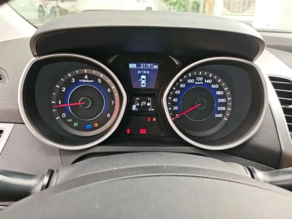 Hyundai Langdong 2016 1.6L Automatic Premium Edition фото 12