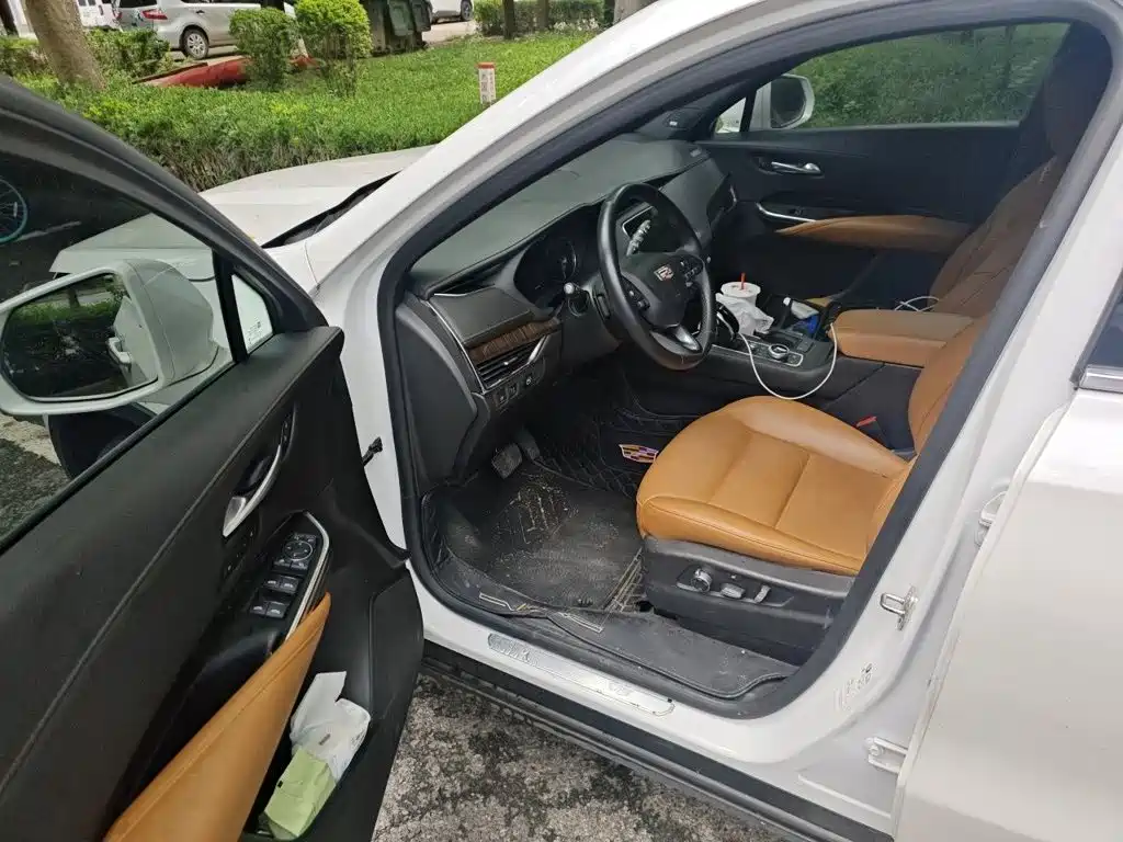 Cadillac XT4 2023 2022 28T FWD Premium
