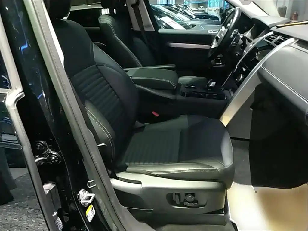 Land Rover Discovery 2023 Facelift 360PS R-Dynamic S фото 25
