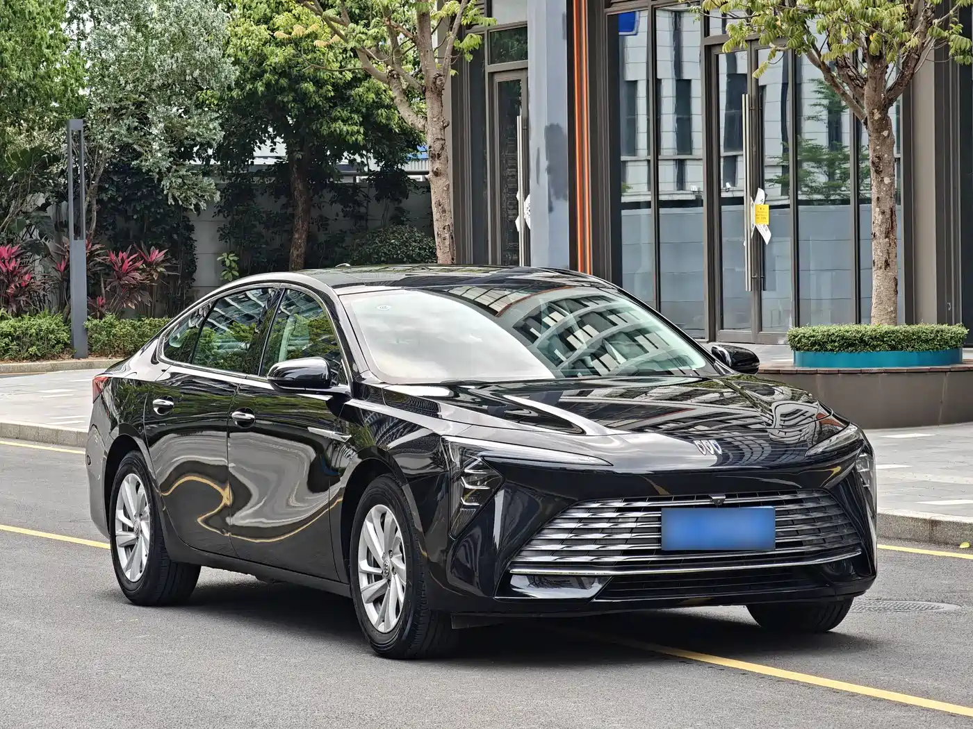 Buick LaCrosse 2023 Facelift 25T Overland Edition фото 3