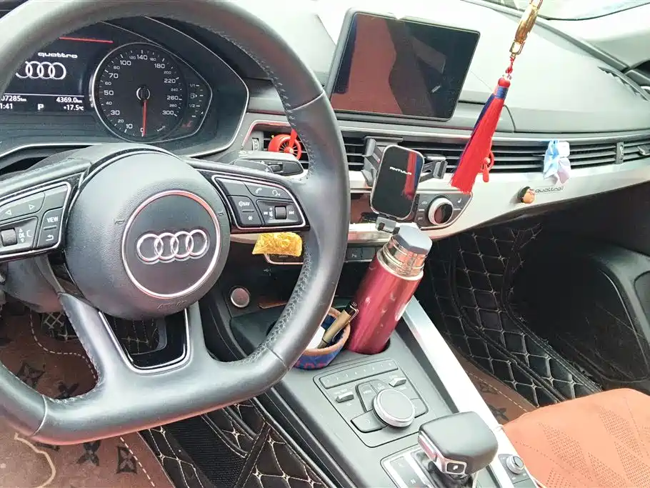 Audi A4L 2018 30th Anniversary 45 TFSI quattro Personality Sport фото 12