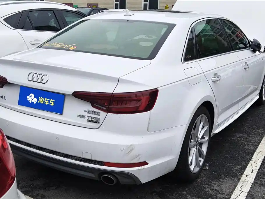 Audi A4L 2018 30th Anniversary 45 TFSI quattro Personality Sport фото 3