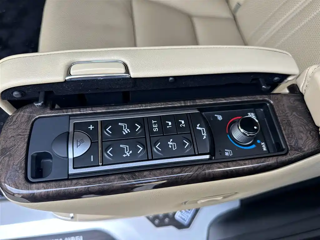 Toyota Alphard 2021 Hybrid 2.5L Premium фото 20