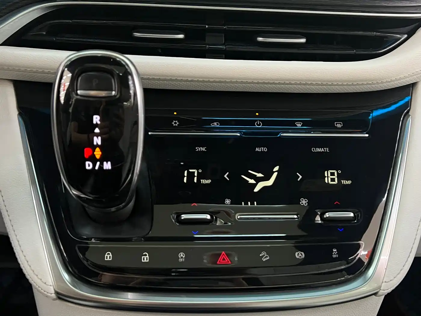 Buick GL8 2021 Avenir Aivia 4-Seater Prestige Edition фото 16