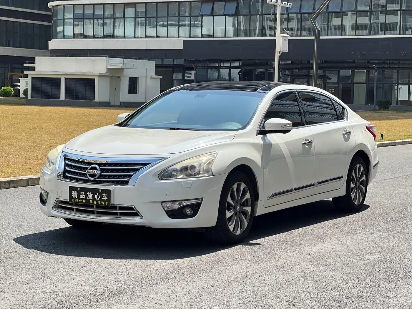 Фото 1 - Nissan Teana
