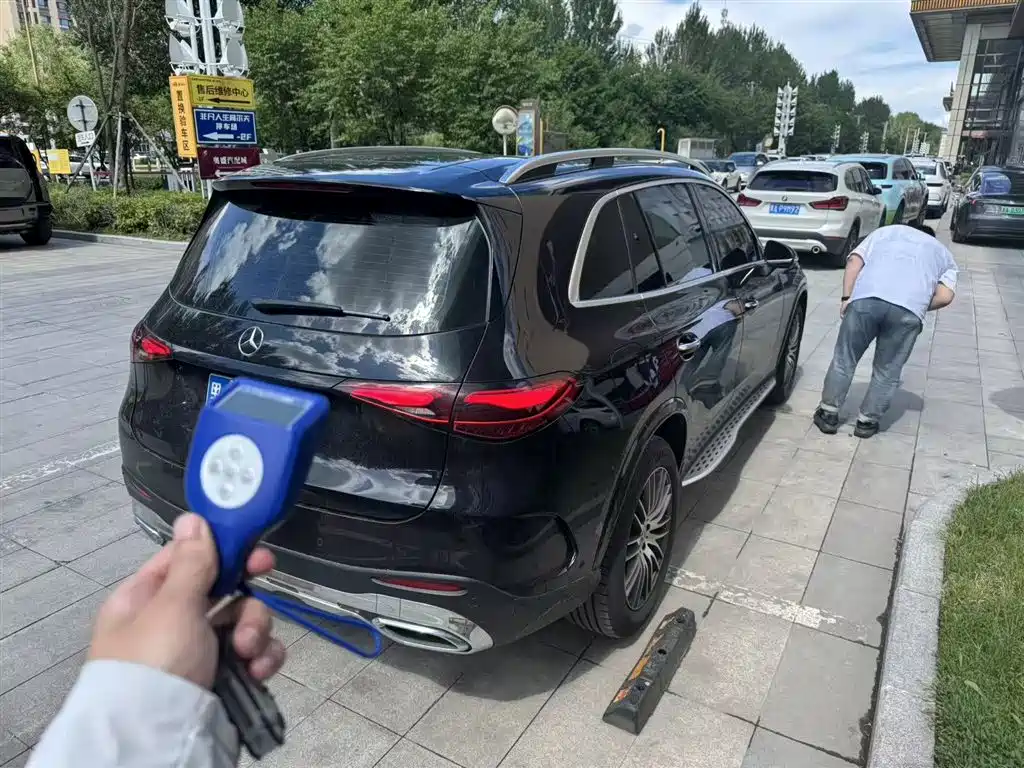 MERCEDES-BENZ GLC