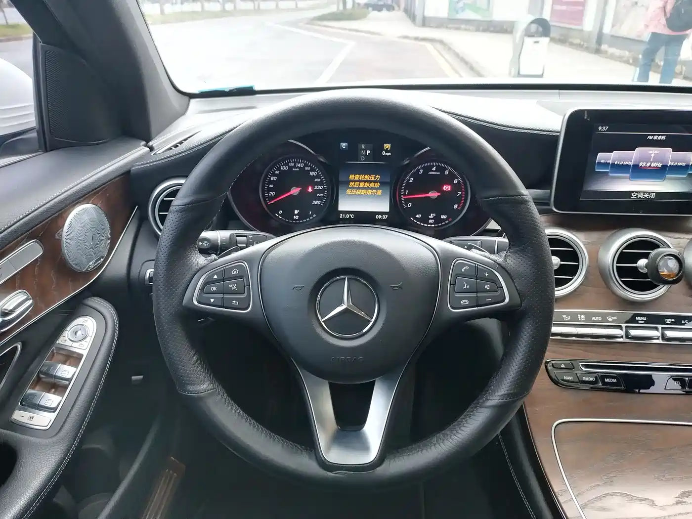 Mercedes-Benz GLC 2016 GLC 300 4MATIC Dynamic фото 9