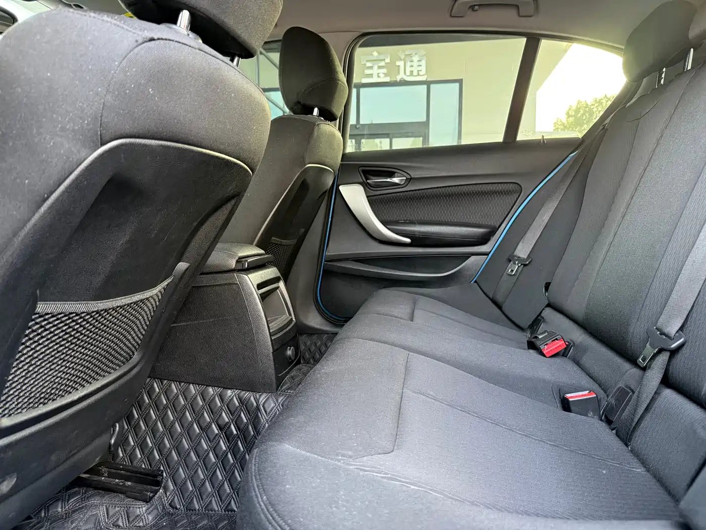 BMW 1 Series (Import) 2018 118i Leading фото 9