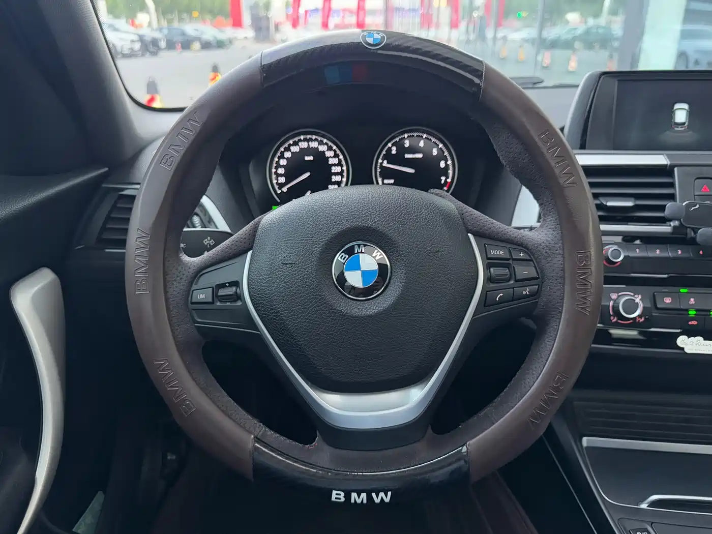 BMW 1 Series (Import) 2018 118i Leading фото 6