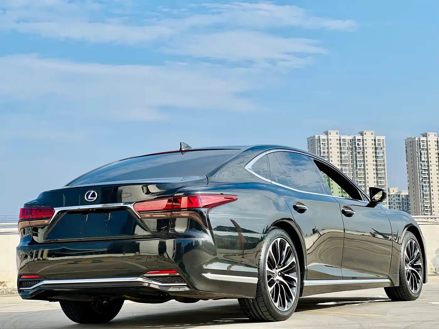 Lexus LS 2021 500h Executive Edition фото 12