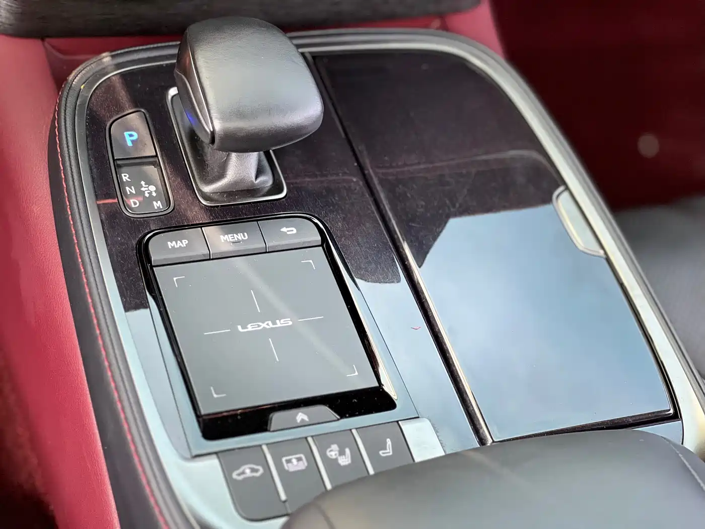 Lexus LS 2021 500h Executive Edition фото 16