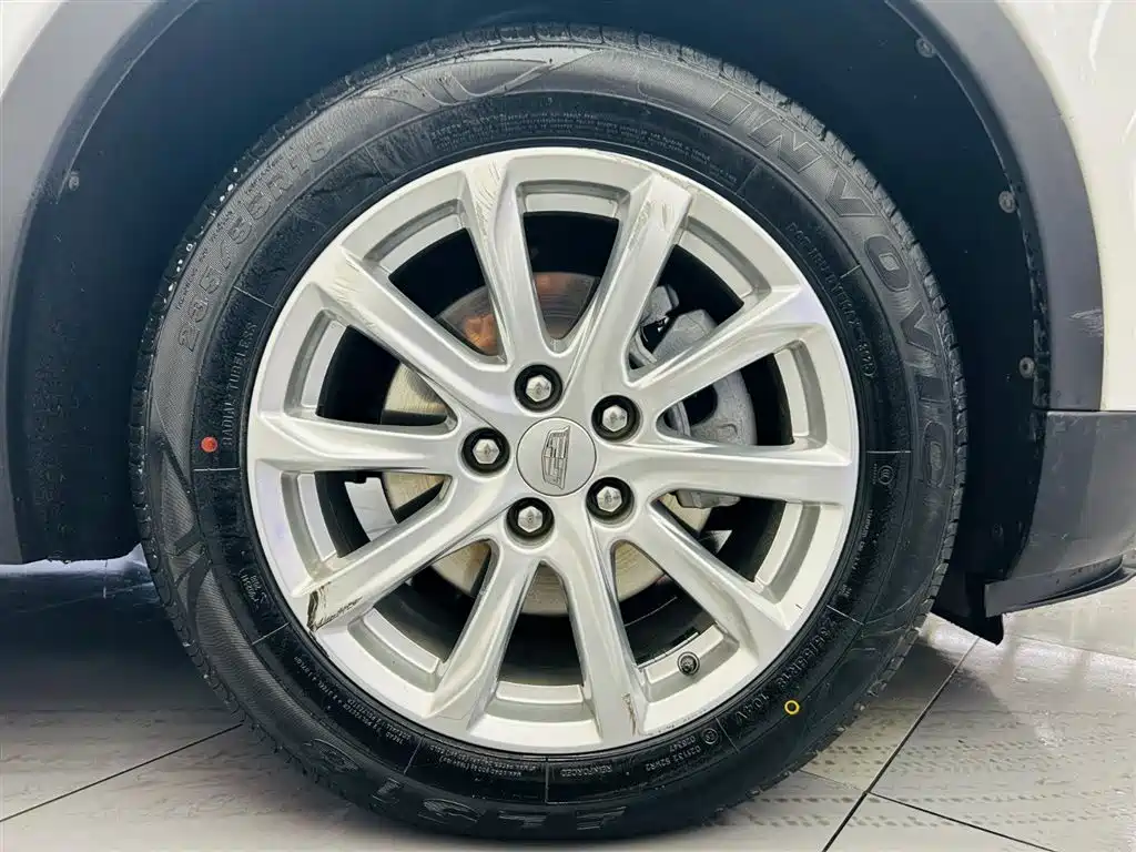 CADILLAC XT4