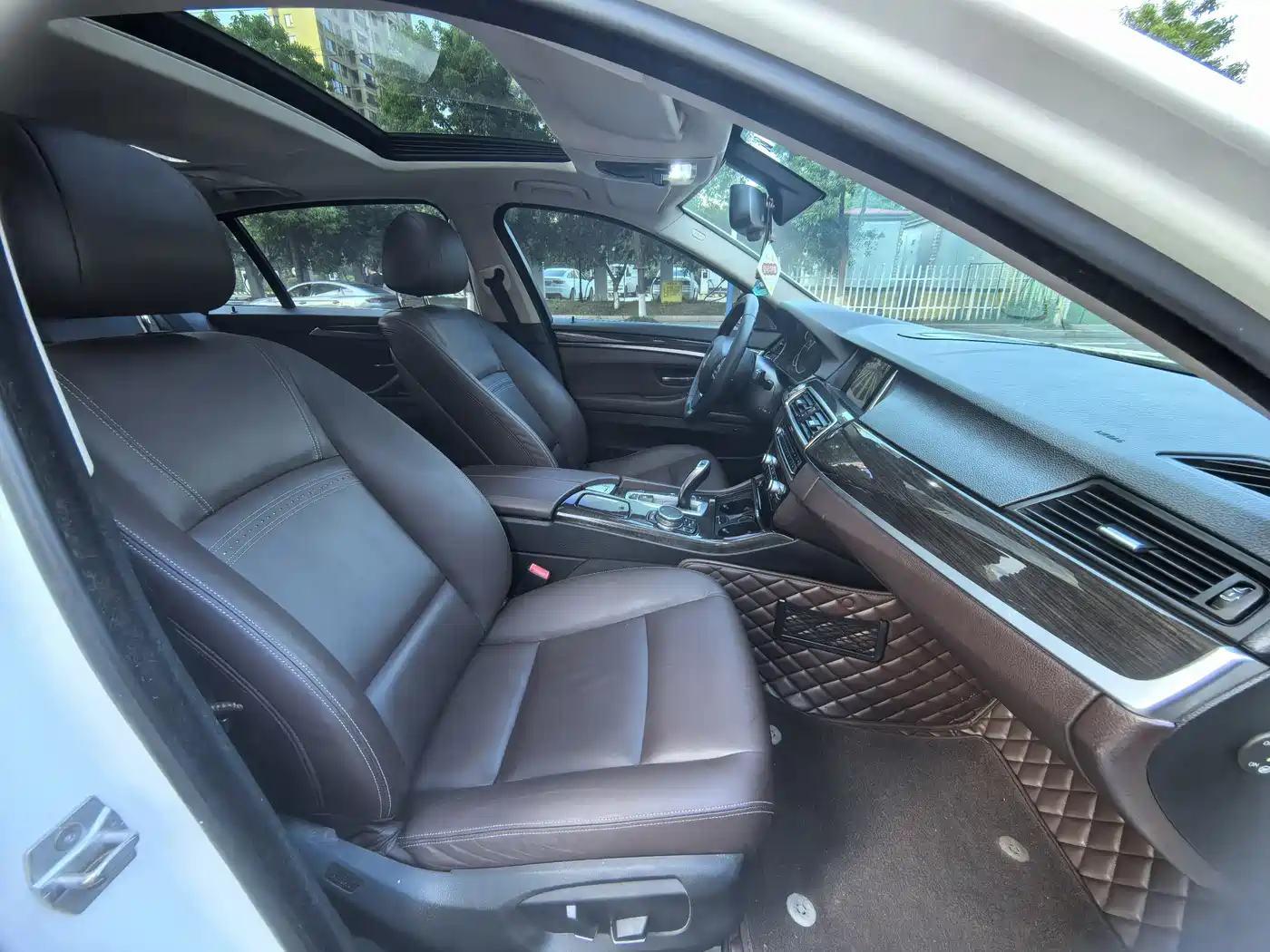 BMW 5 Series 2014 525Li Luxury Design Package фото 12
