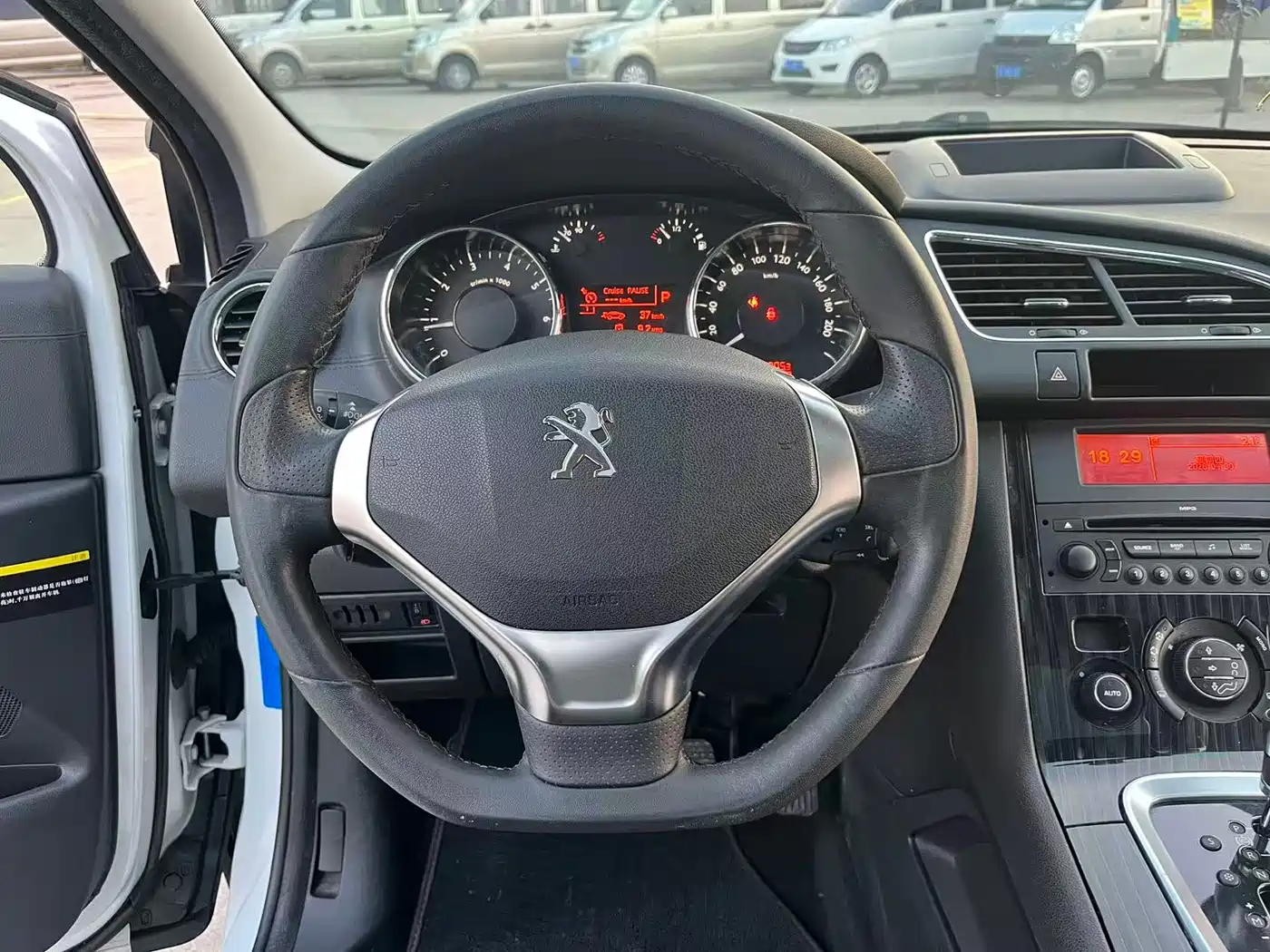 Peugeot 3008 2015 2.0L Automatic Trend Edition фото 7