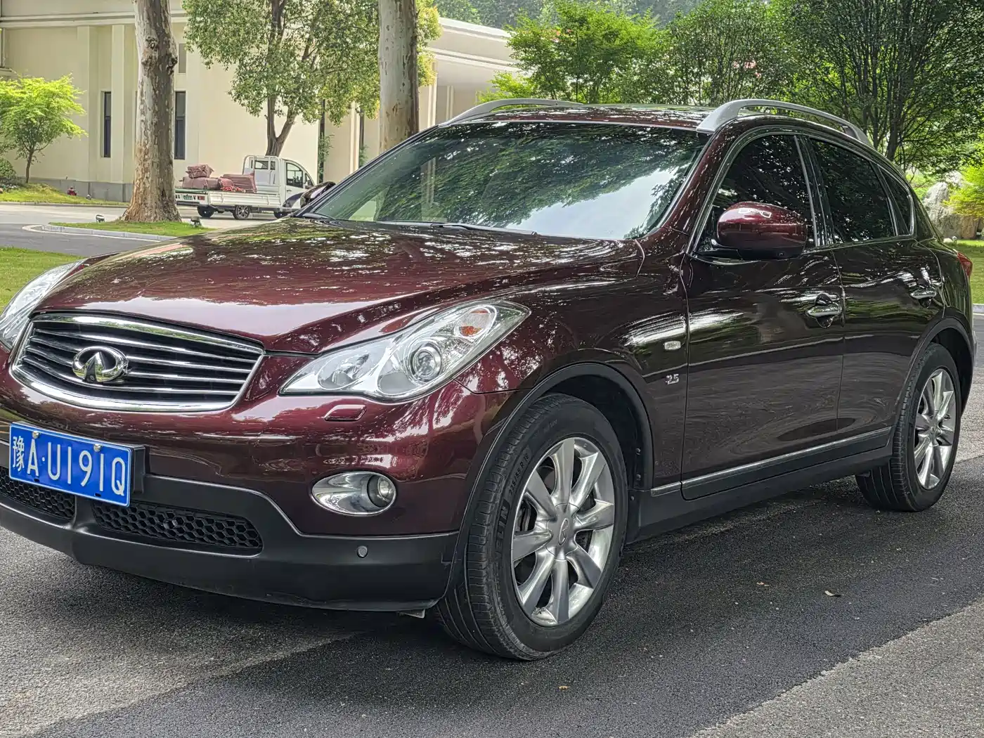 Infiniti QX50 (Import) 2013 2013 2.5L 2WD Elegance