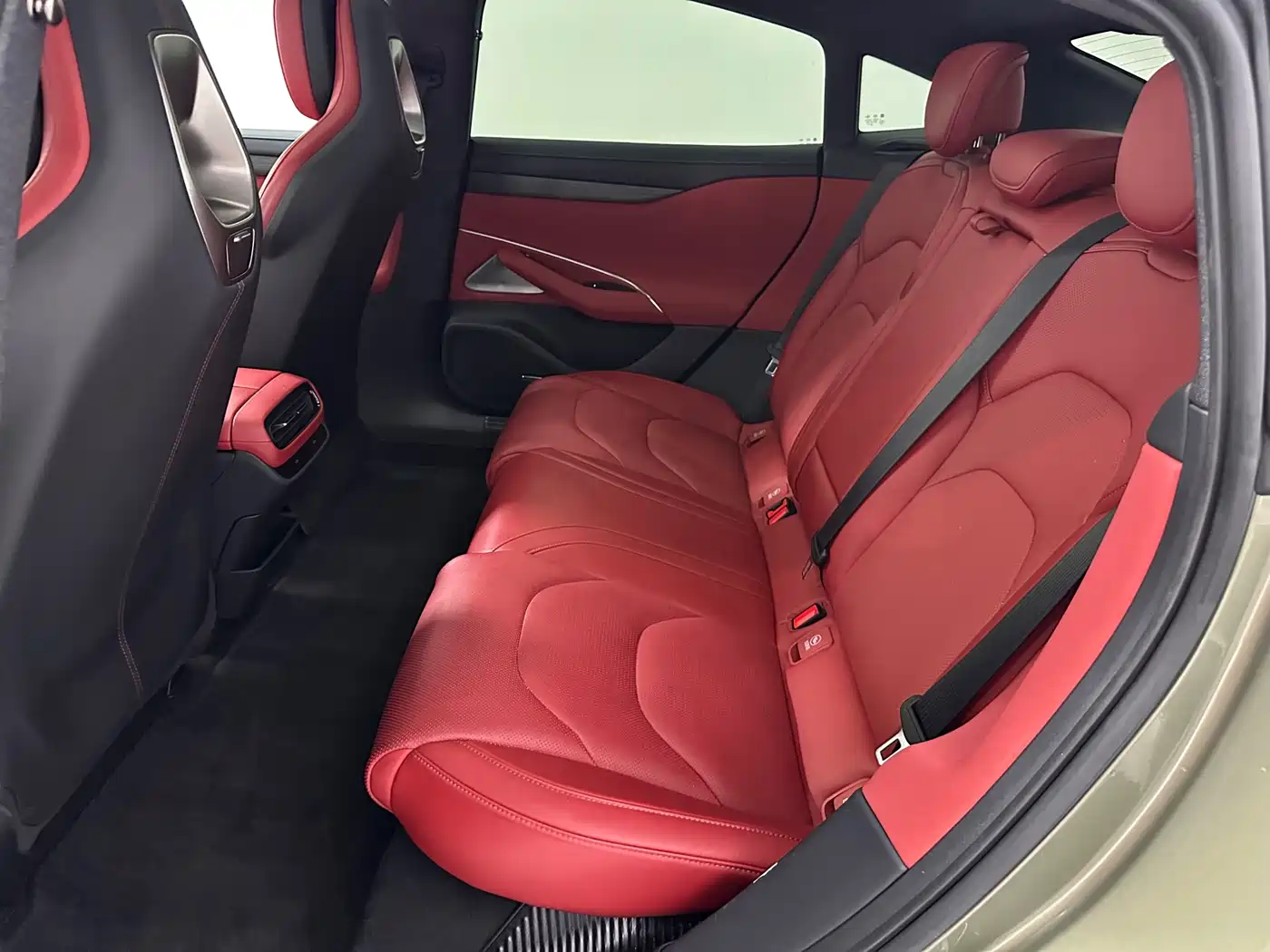 Xiaomi Auto Xiaomi SU7 2024 RWD Long Range Intelligent Driving Edition фото 8