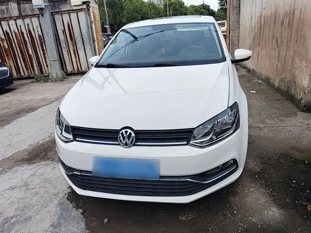 Volkswagen Polo 2016 1.6L Automatic Comfort фото 3