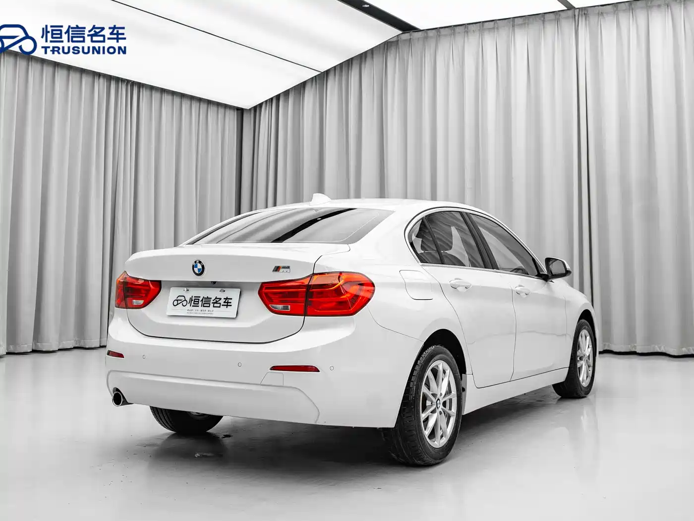 BMW 1 Series 2017 118i Fashion фото 4