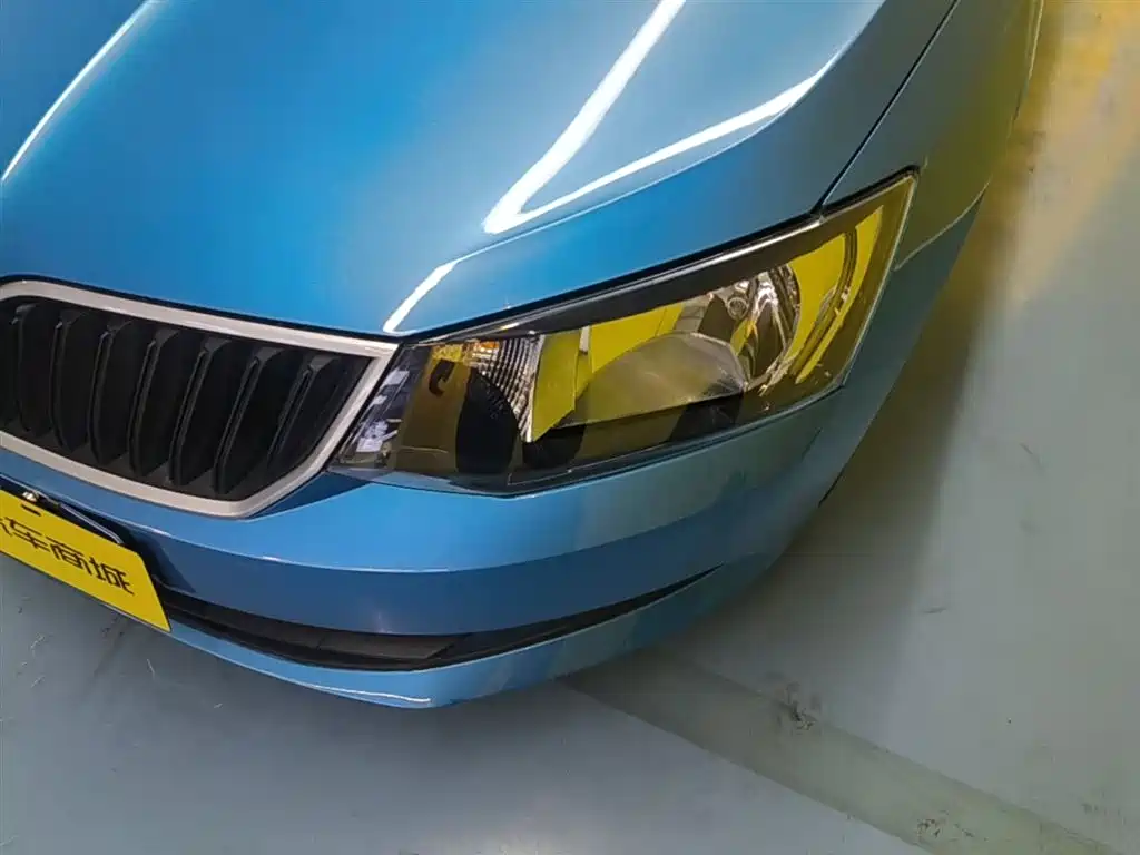 Škoda Fabia 2017 1.4L Auto Car Enjoy Edition фото 24
