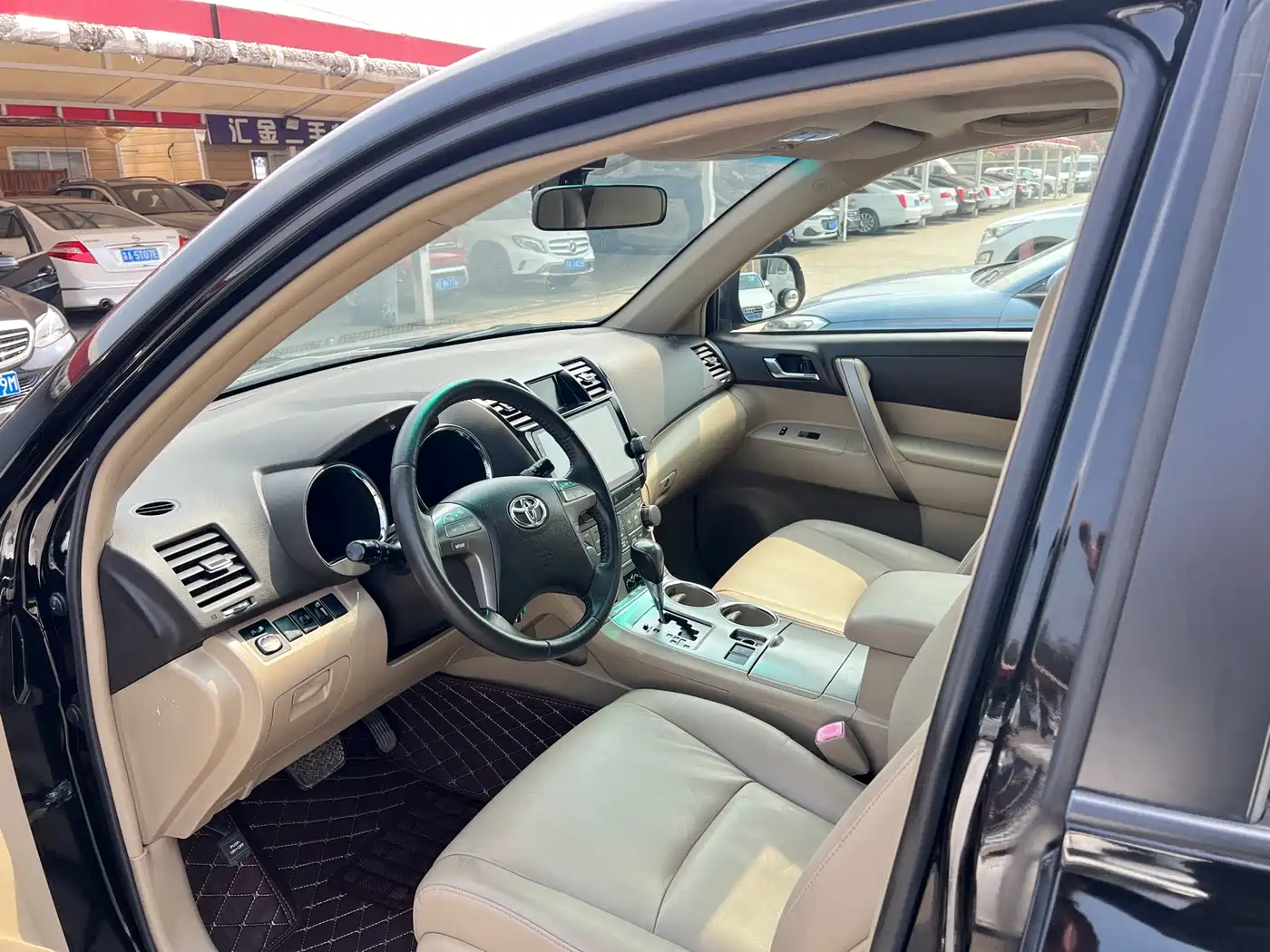 Toyota Highlander 2011 2.7L 2WD 7-seat Luxury Navigation фото 6