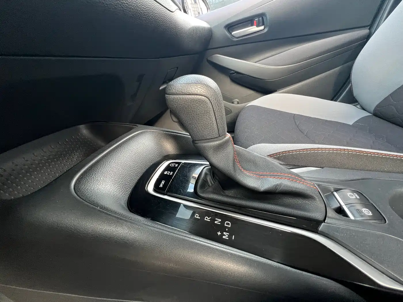 Toyota Corolla 2023 1.2T Pioneer Edition фото 14