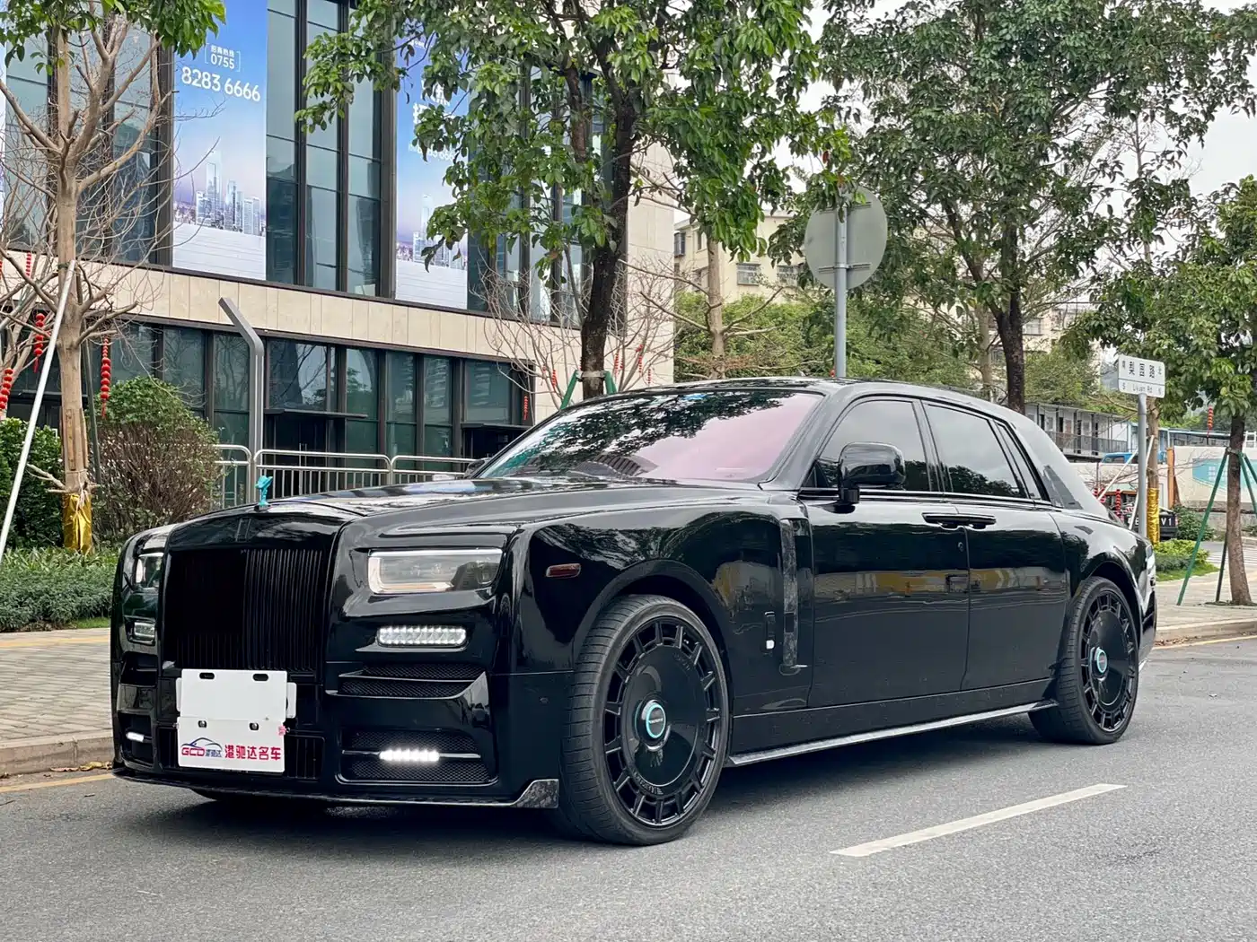 Rolls-Royce Phantom 2006 6.7L Extended Wheelbase EWB