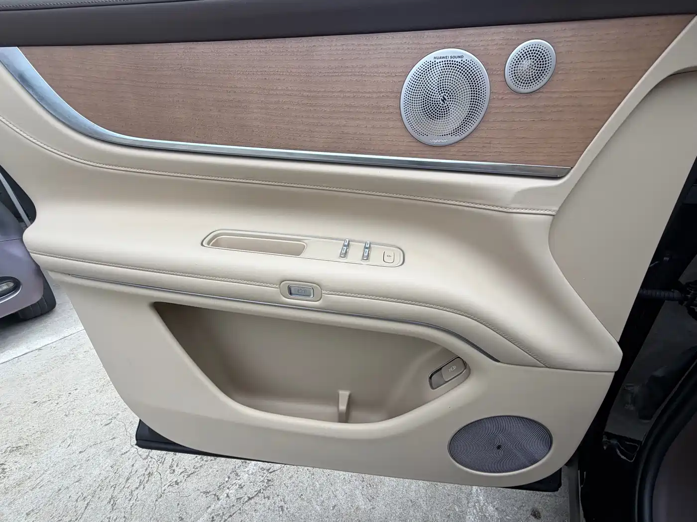 AITO Wenjie AITO M9 2026 Extended Range Ultra Edition 52kWh 6-seater фото 12
