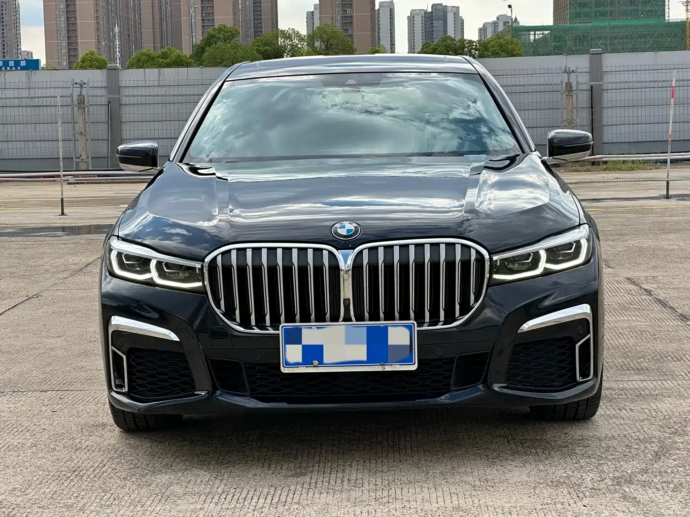 BMW 7 Series 2019 740Li Leading M Sport Package фото 2