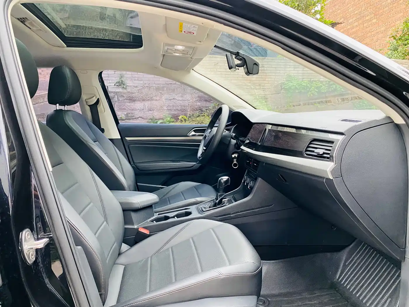 Volkswagen Lavida 2021 1.5L Auto Comfort Edition фото 16