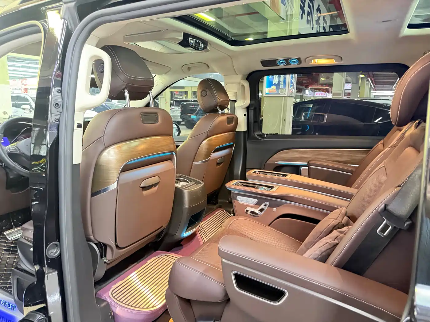 Mercedes-Benz V-Class 2022 V 260 L Long Wheelbase Luxury Edition фото 5