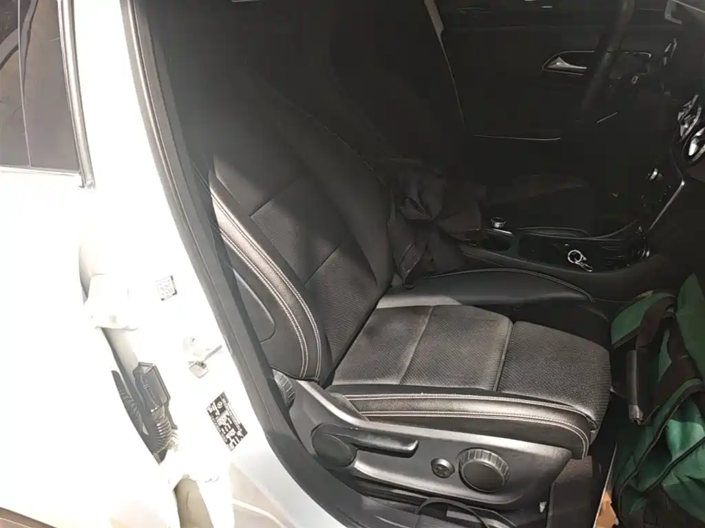 Mercedes-Benz GLA 2016 GLA 200 Dynamic фото 25