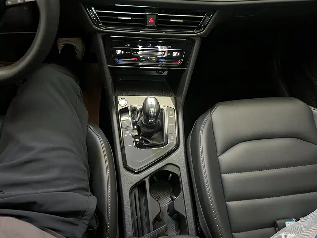 VOLKSWAGEN TUYUE