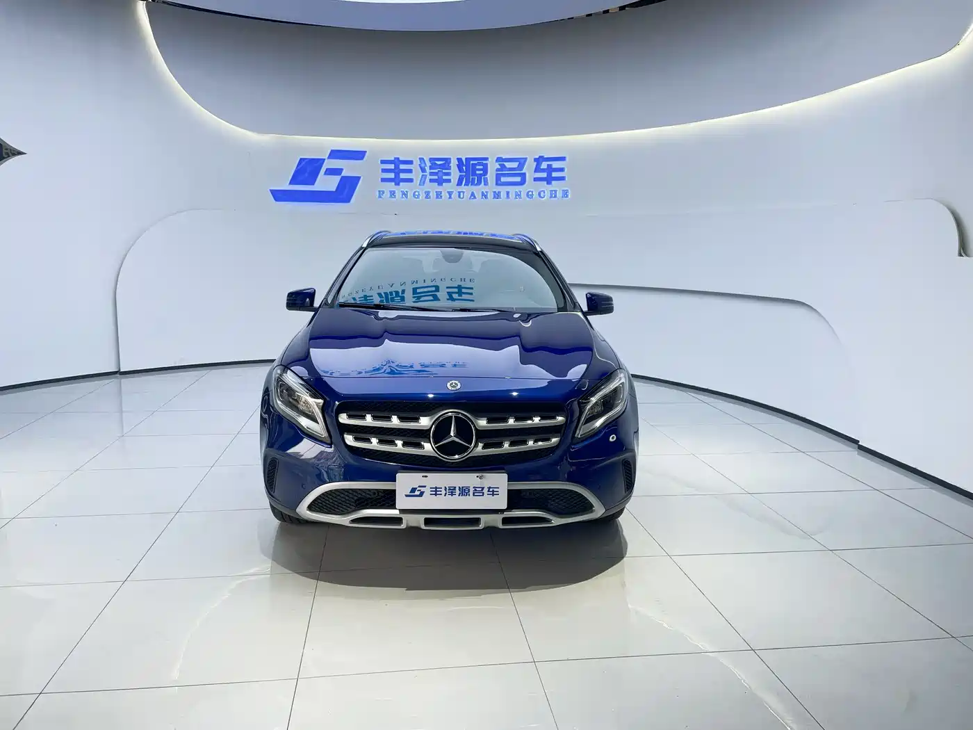 Mercedes-Benz GLA 2018 GLA 200 Fashion фото 2