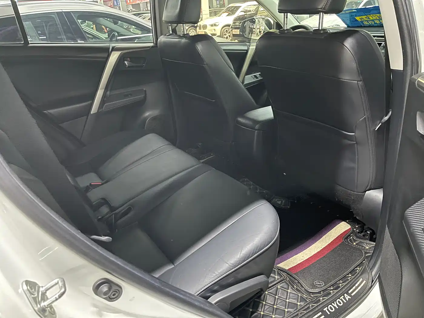 Toyota RAV4 Rongfang 2015 2.0L CVT 4WD Pioneer Edition фото 10