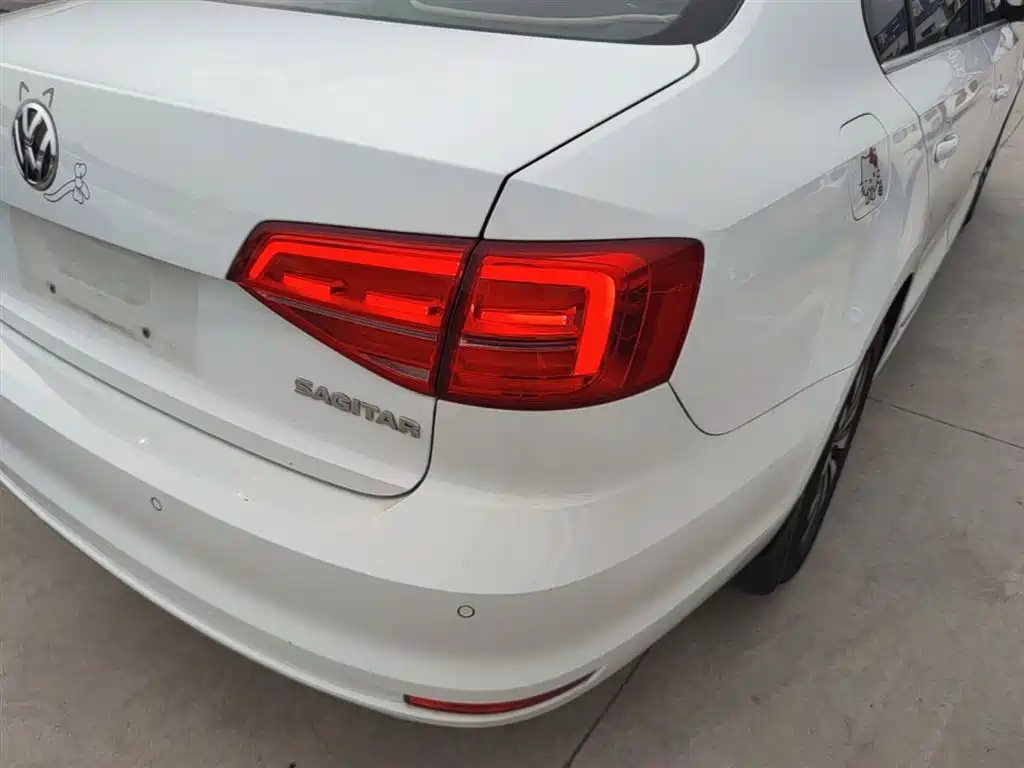 Volkswagen Sagitar 2018 1.6L Automatic Comfort фото 8