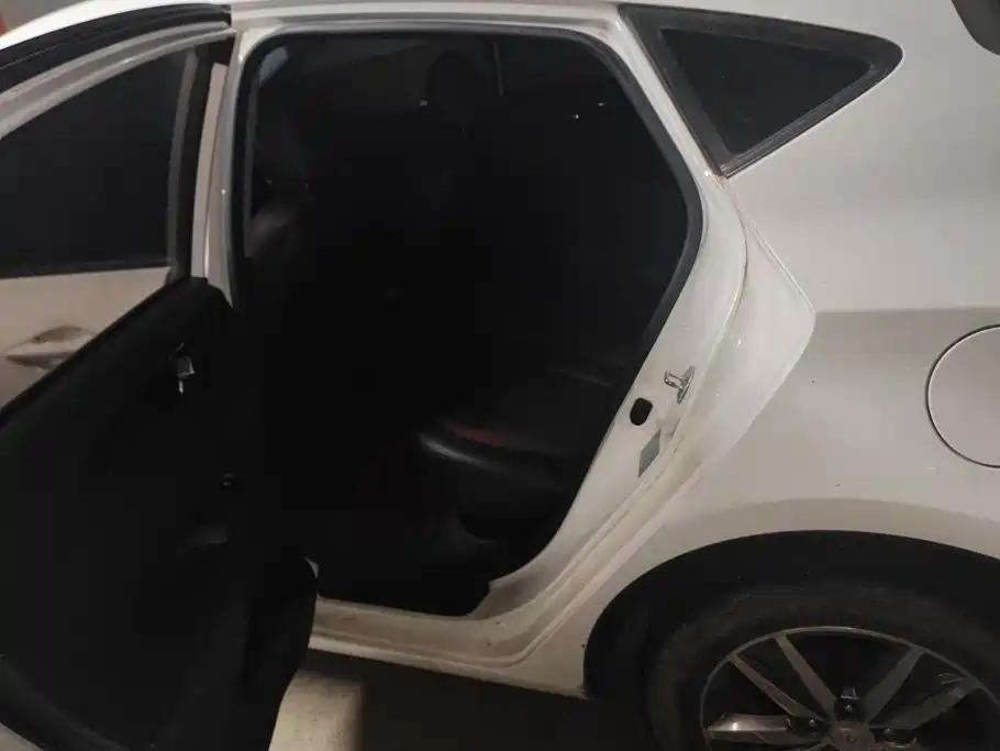 Changan Eado XT 2016 2016 1.6L Manual Stylish Cool Edition