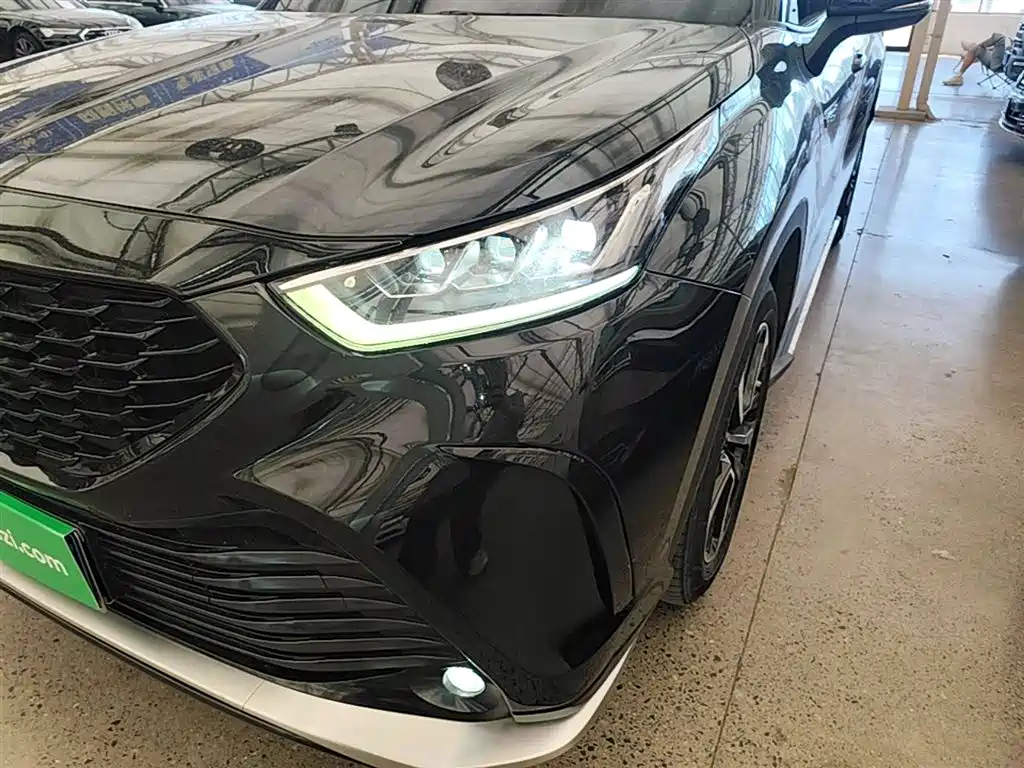 Toyota Crown Kluger 2021 2.5L HEV 4WD Luxury фото 24