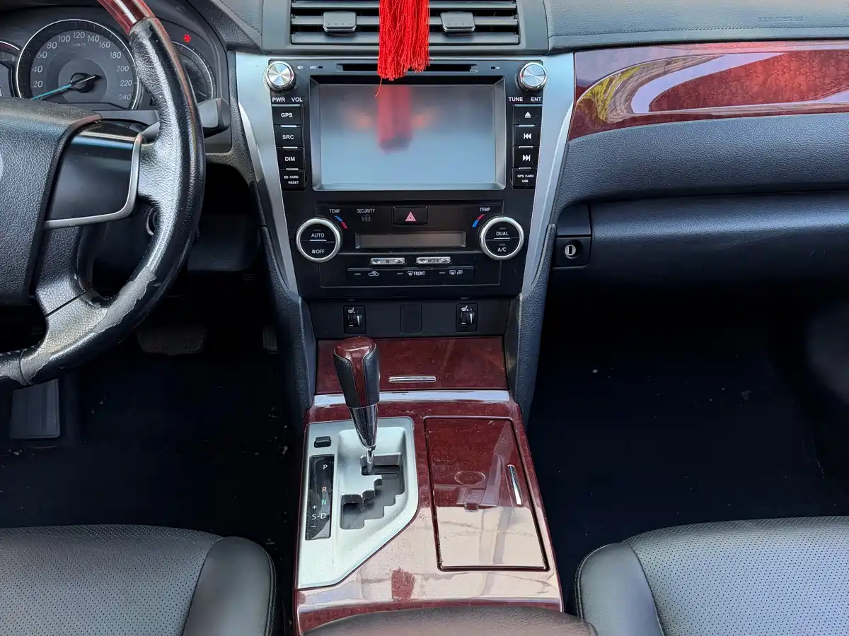 Toyota Camry 2013 2.0G Comfort фото 11