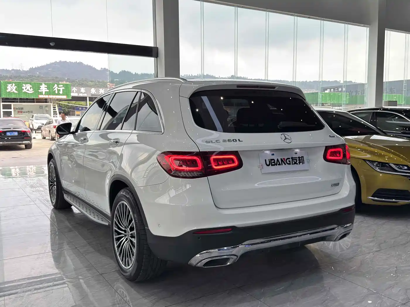 MERCEDES-BENZ GLC