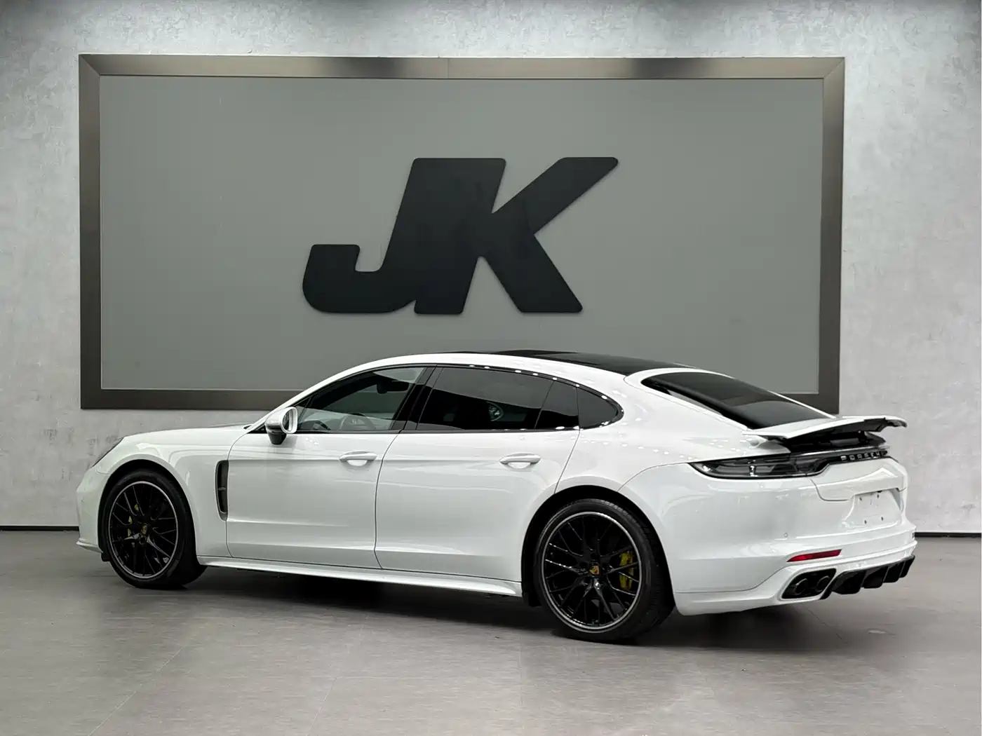 Porsche Panamera 2023 Panamera 4 Executive Long Wheelbase Platinum Edition 2.9T фото 16